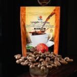 Lingzhi Black Coffe no tiene aditivos de azúcar, sin embargo, logra mantener su audaz sabor y rico aroma a café.