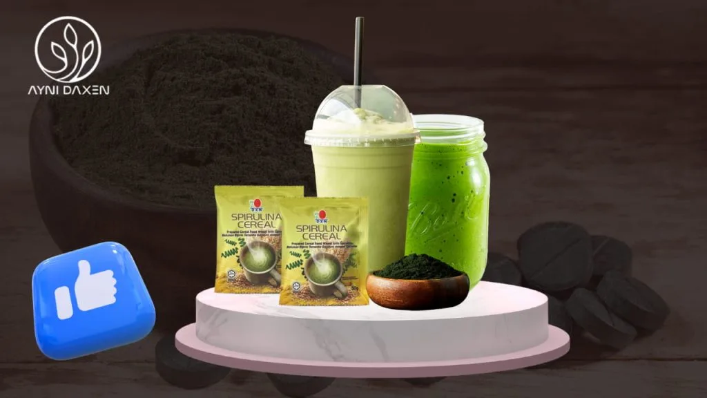 spirulina un batido natural con verduras y hay spirulina cereal y polvo de Spirulina