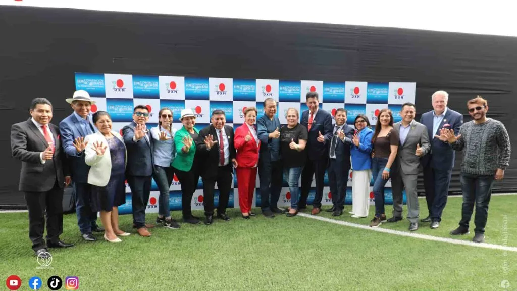 Lim Siow Jin fundador de DXN reunión de personas