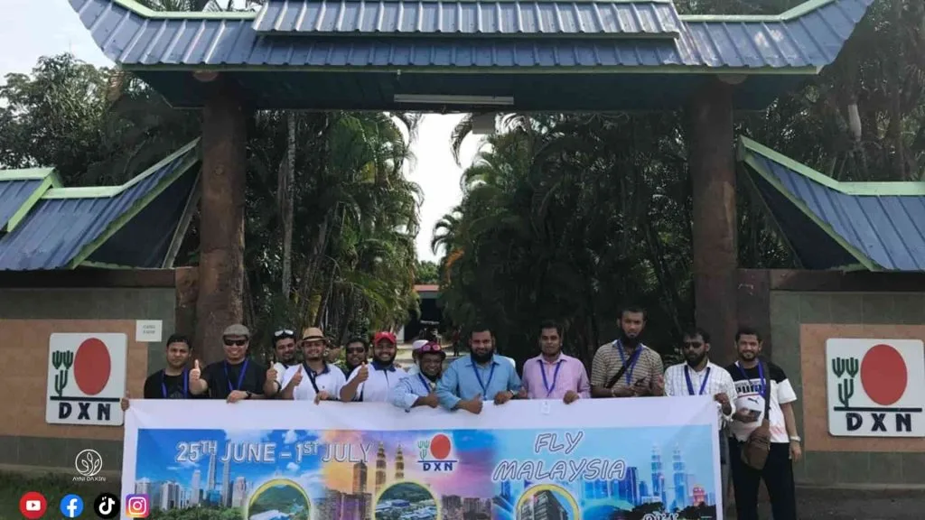 personas en la fábrica de DXN Malasia