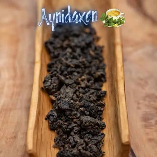 El té oolong en una madera